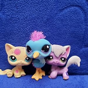 Bundle Of 3 Littlest Pet Shop 2 cats 1 bird